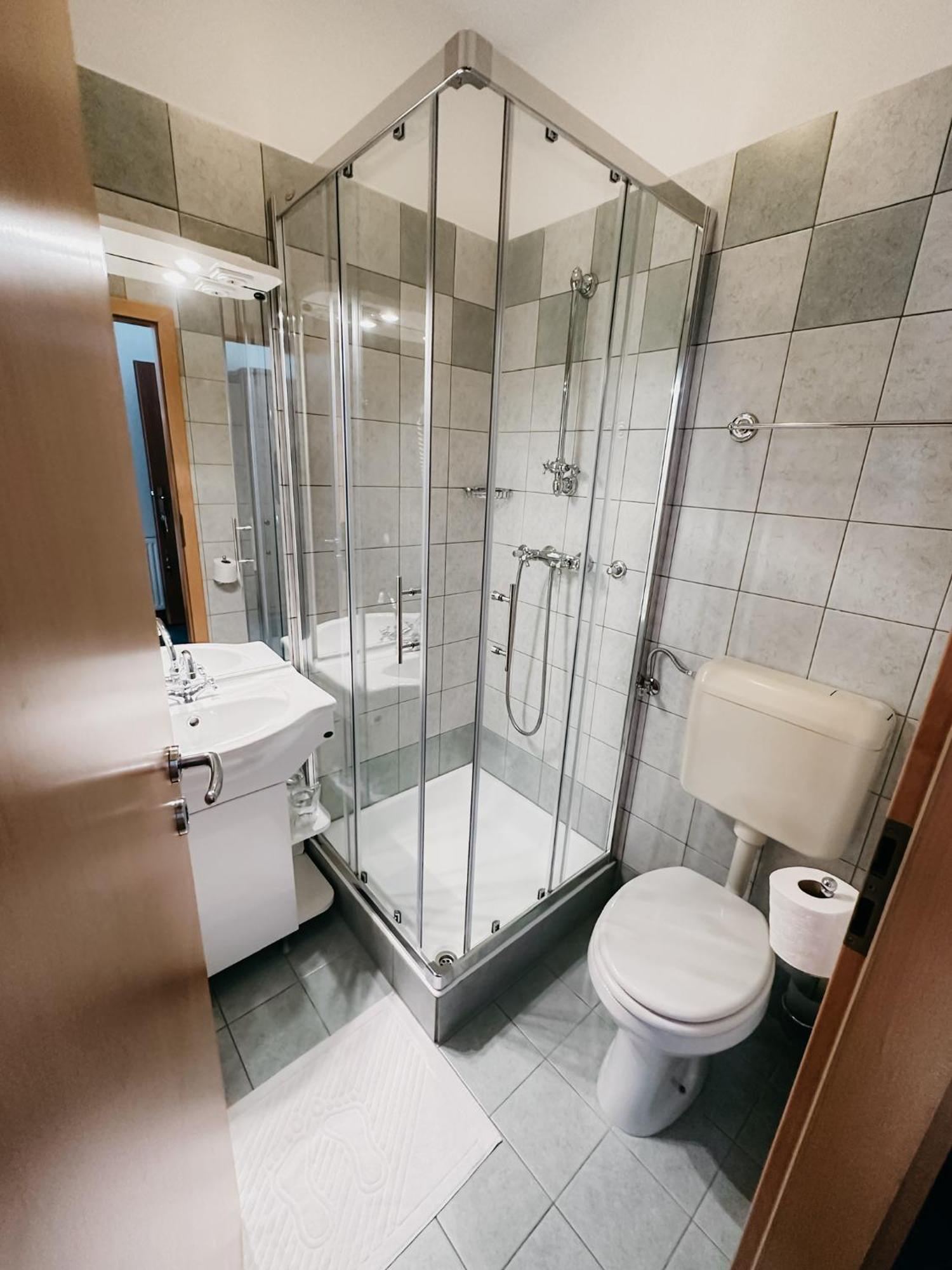 Hotel Oskar Zaplata Preddvor Ngoại thất bức ảnh